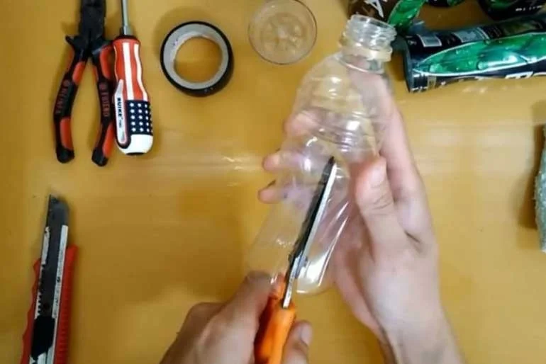 làm đèn từ chai nhựa
