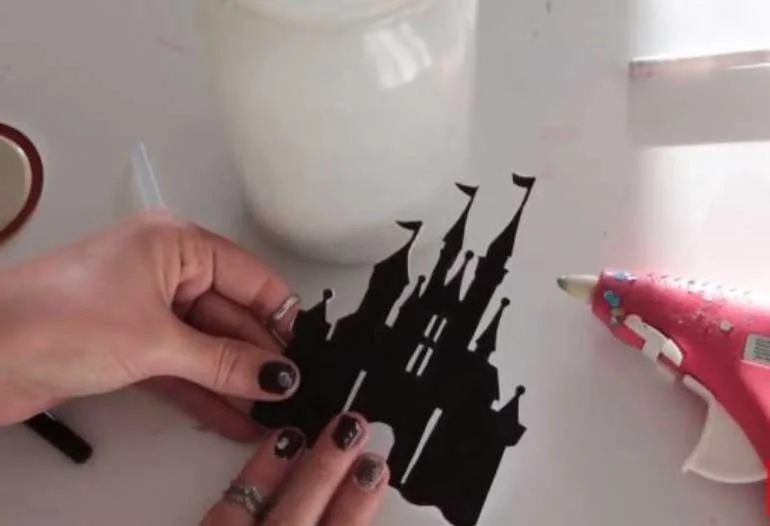 cách làm đèn trang trí bằng chai thủy tinh